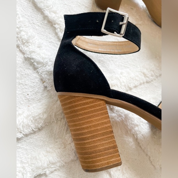 Steve Madden, chunky heel black sandals with cross toe, women’s size 7.5 - Picture 6 of 11